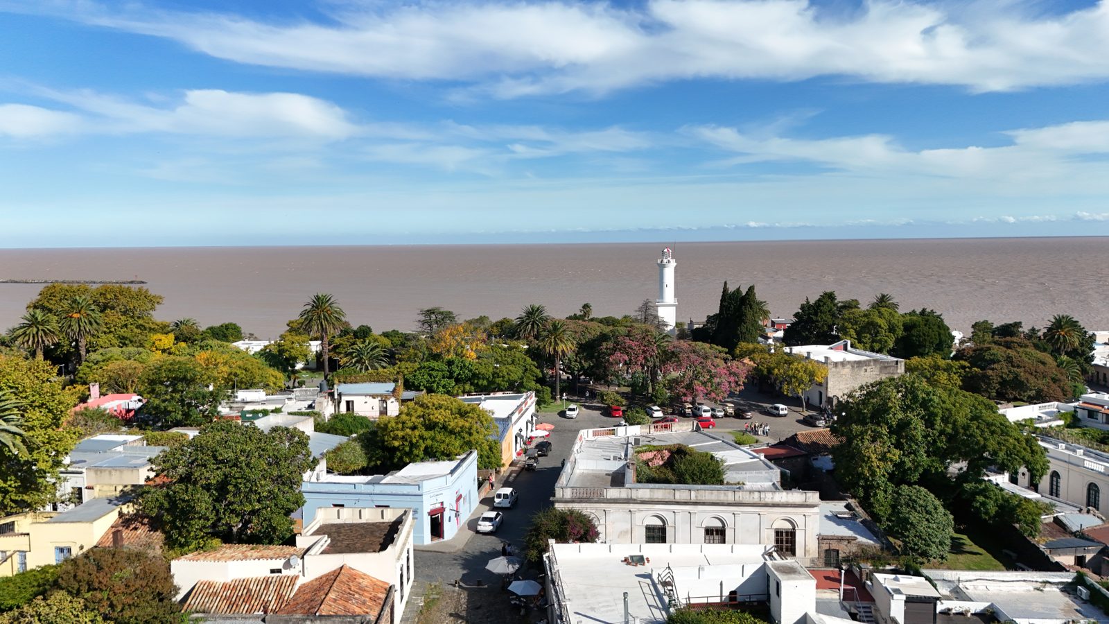 Farol de Colônia do Sacramento sobre as ruínas do convento de São Francisco