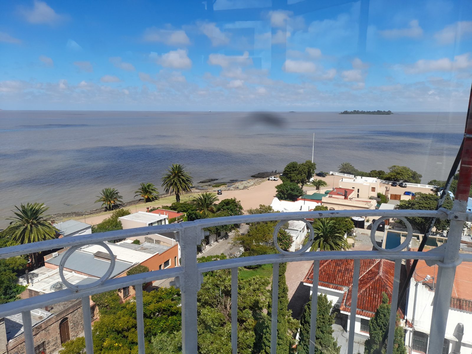 Farol de Colônia do Sacramento sobre as ruínas do convento de São Francisco